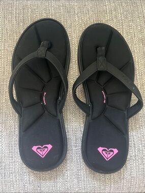 Roxy Black Flip Flop Sandals with Pink Logo